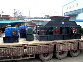 2PG1500X800大型对辊国产精品亚洲LV粉色发往广东清远破碎石英砂