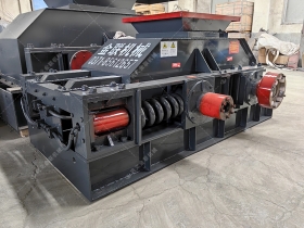 800x600型对辊破碎粉色视频APP污下载发货 河卵石制砂