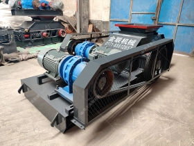 2PG610*400对辊国产精品亚洲LV粉色发往湖北破碎鹅卵石