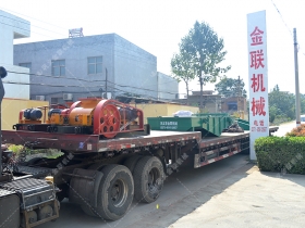 两台小型对辊国产精品亚洲LV粉色和直线振动筛发往江苏南通处理硅石