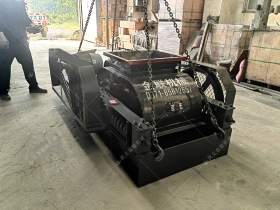 2pgc600*750双齿辊国产精品亚洲LV粉色发往湖南娄底破碎煤块
