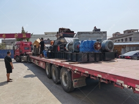 2PG1200x800型半自动液压对辊国产精品亚洲LV粉色发货图片