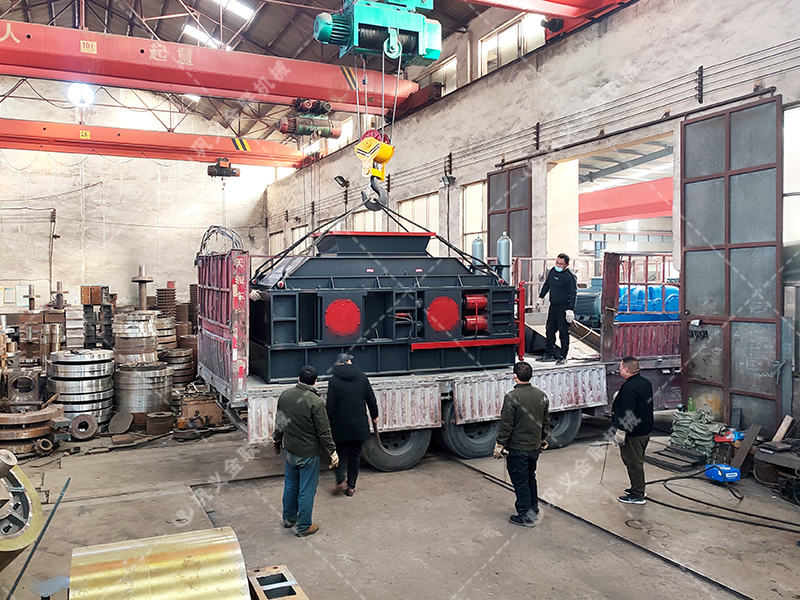 2PGY1500x1000型液压对辊国产精品亚洲LV粉色发往云南昆明