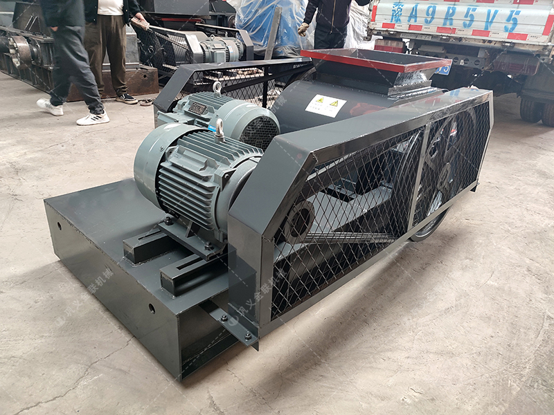 双齿辊国产精品亚洲LV粉色如何成为脆性物料粗破行业的佼佼者?